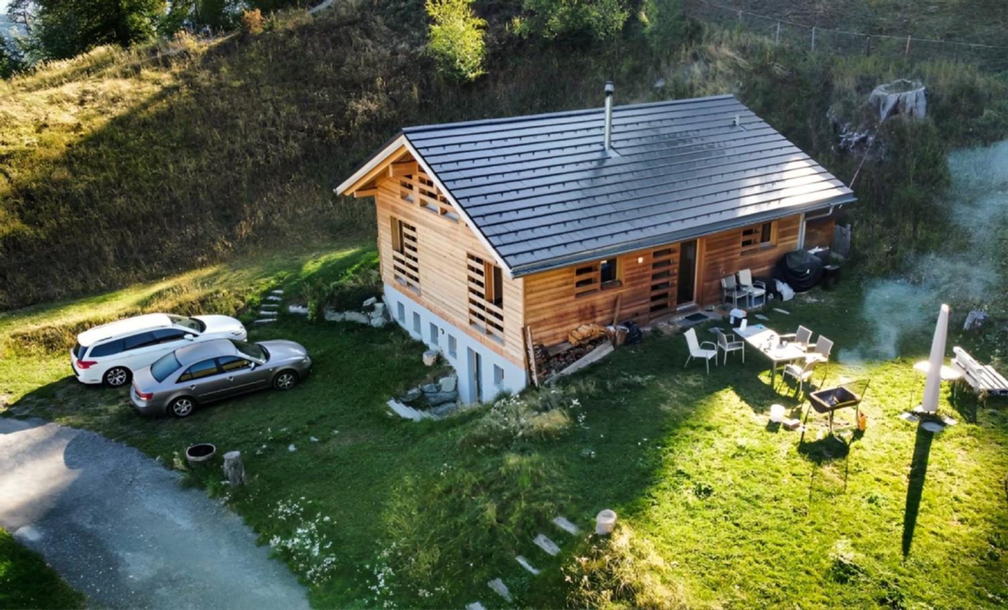 Modern Surrounded By Nature In *