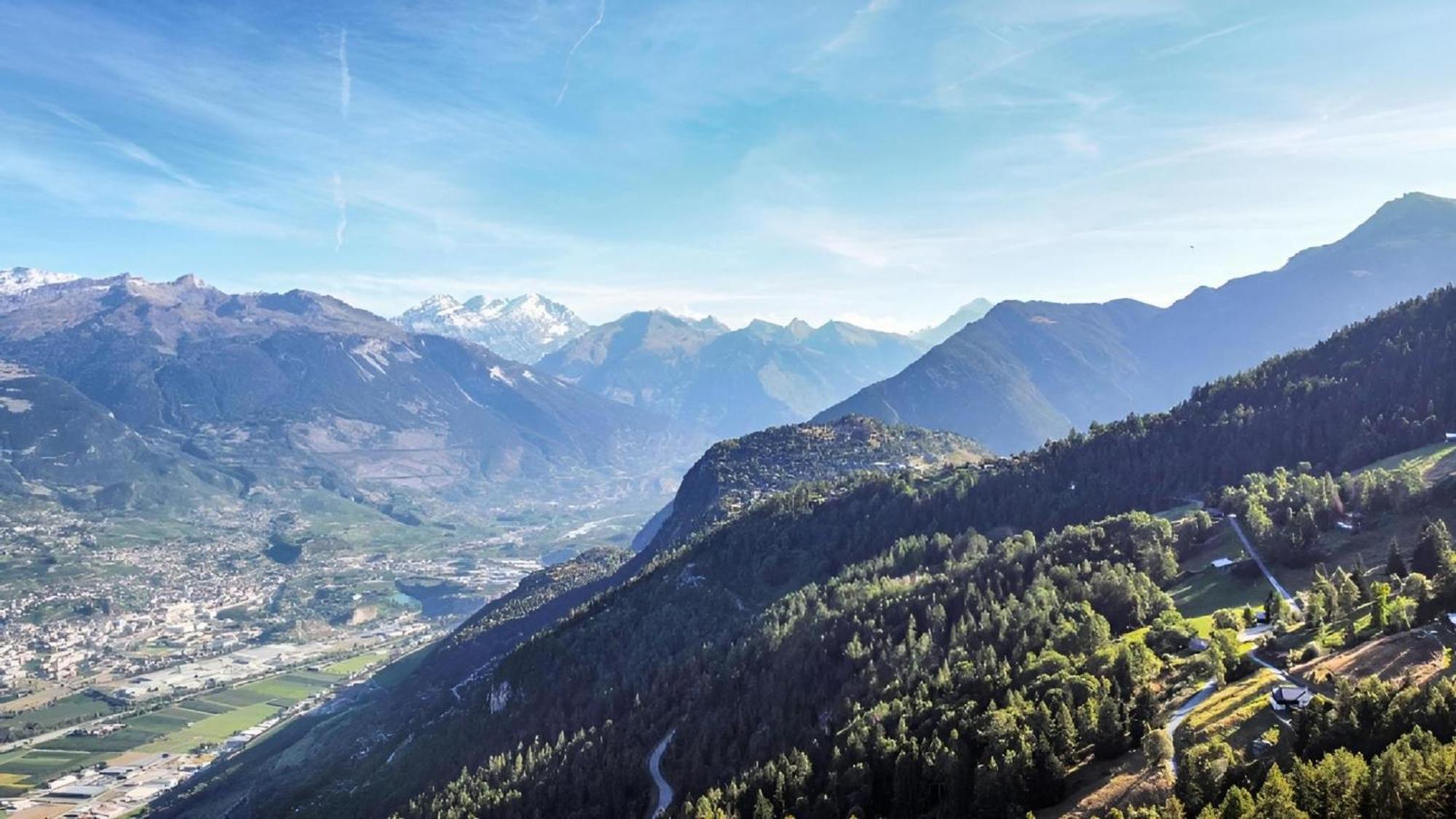 Chalé Modern Surrounded By Nature In Vercorin